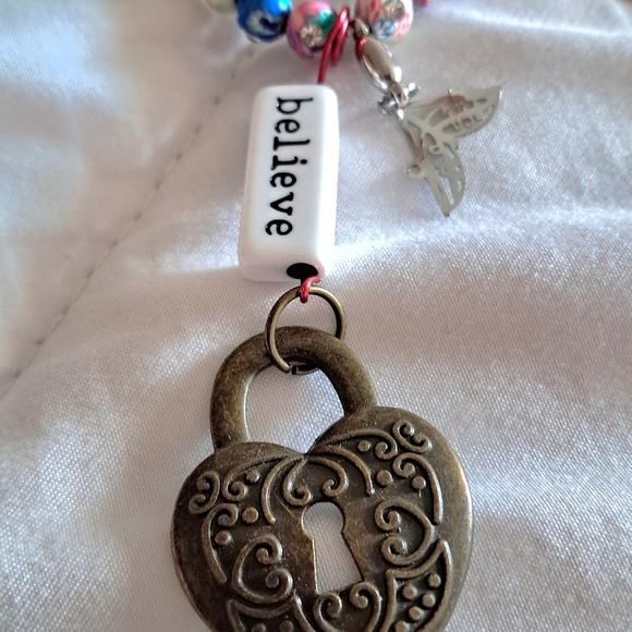 HANDMADE Colorful Beaded Necklace with Heart Pendant - Picture 3 of 8